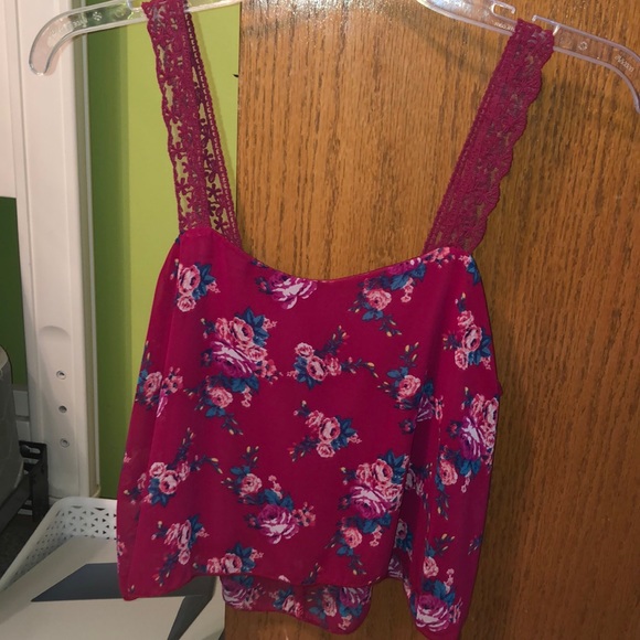 Floral crop top! - Picture 1 of 5